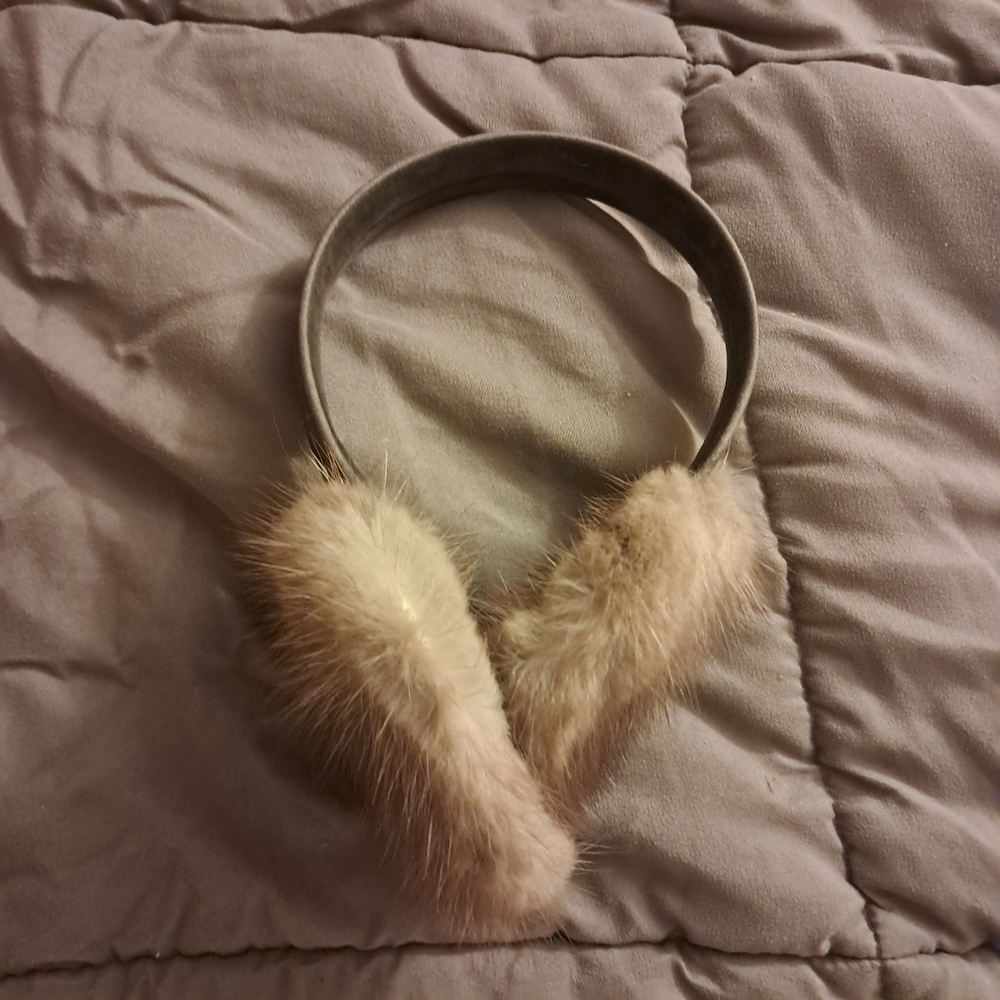 *Final Price* Vtg Women's Mink Fur Earmuffs Cozy Luxury Soft Designer Unbranded